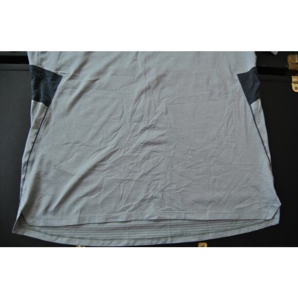 Lululemon Two Toned Gray Short Sleeve Shirt - Picture 5 of 11